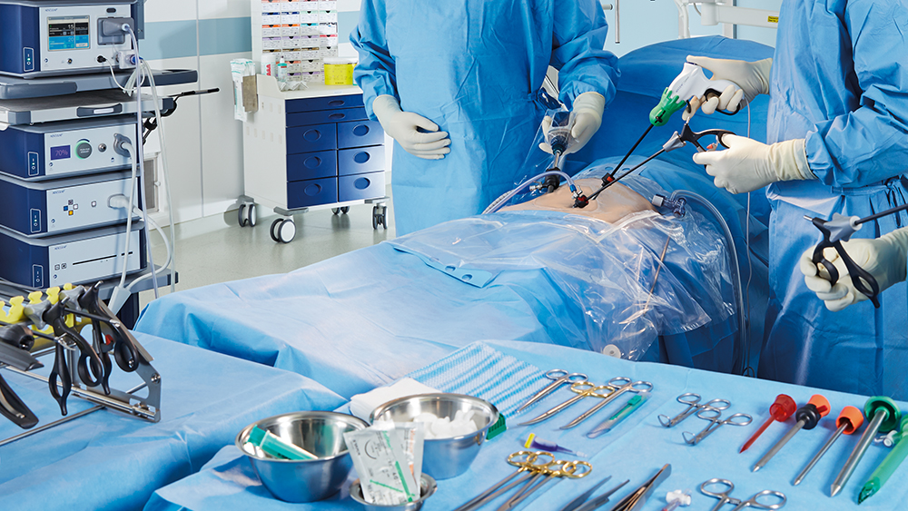 Minimally invasive surgery in the OR with different equipment and instruments