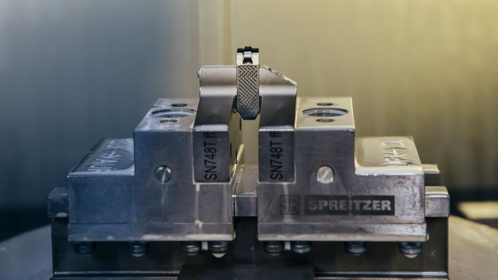 Additive manufacturing comprises numerous upstream and downstream steps. B. Braun masters the entire process chain, which has a positive impact on both quality and efficiency.