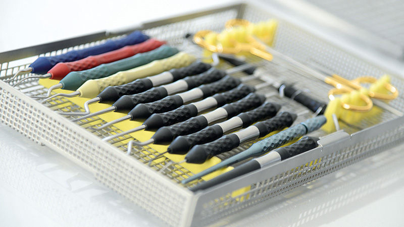 Tray with dental instruments