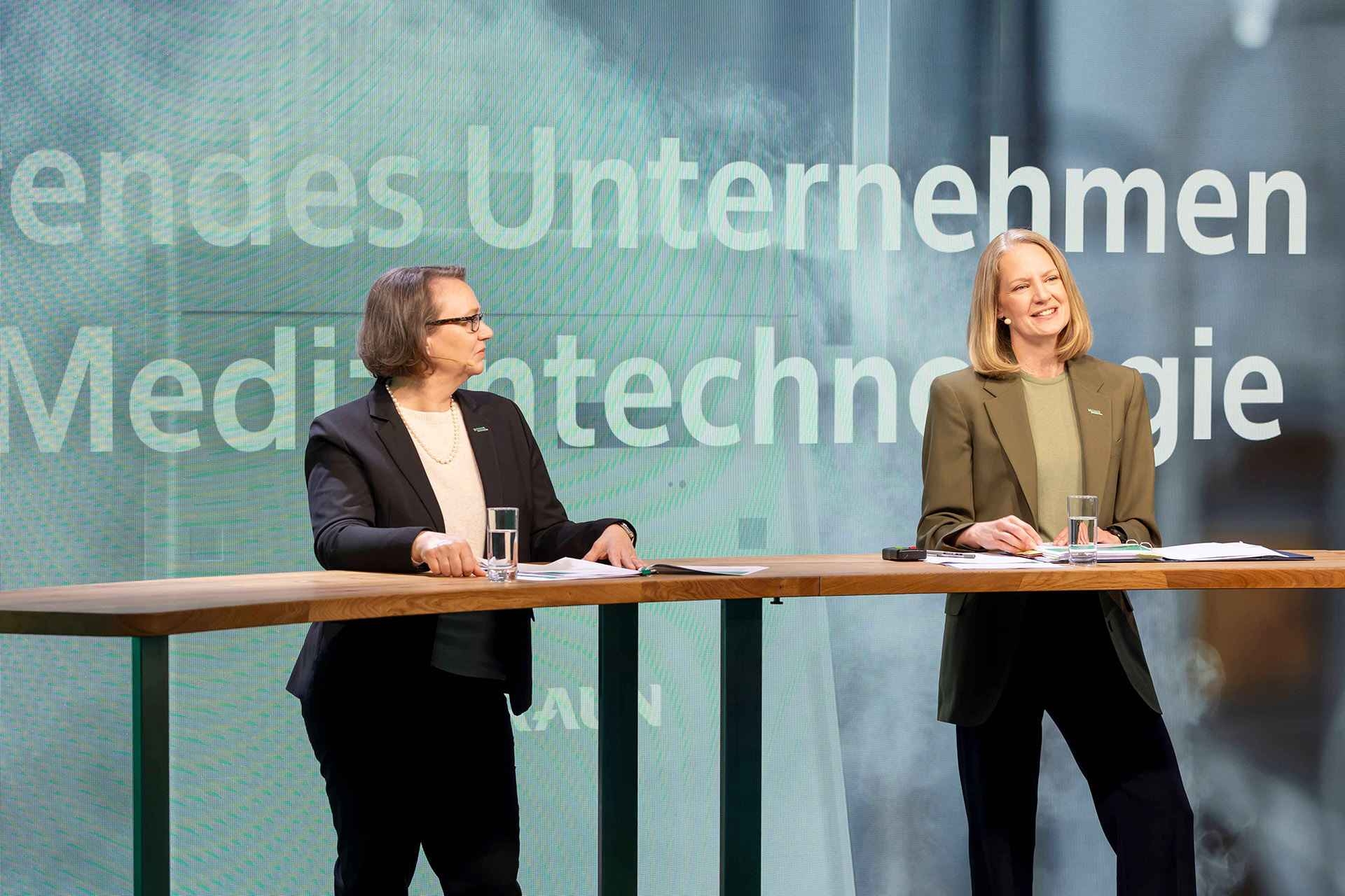 Anna Maria Braun and Ingrun Alsleben at the fiscal year presentation 