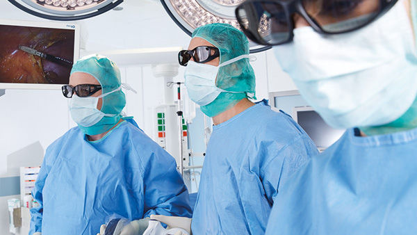 Surgeons in the OR with EinsteinVision® 3D camera system