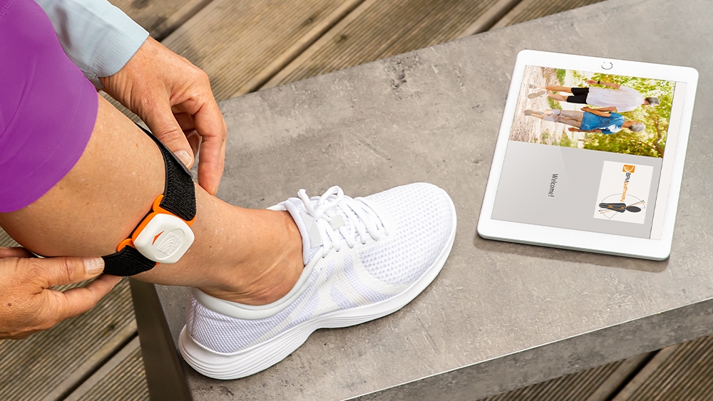 BPMpathway easy-to-use wearable sensor with app for knee and hip patients rehabilitation