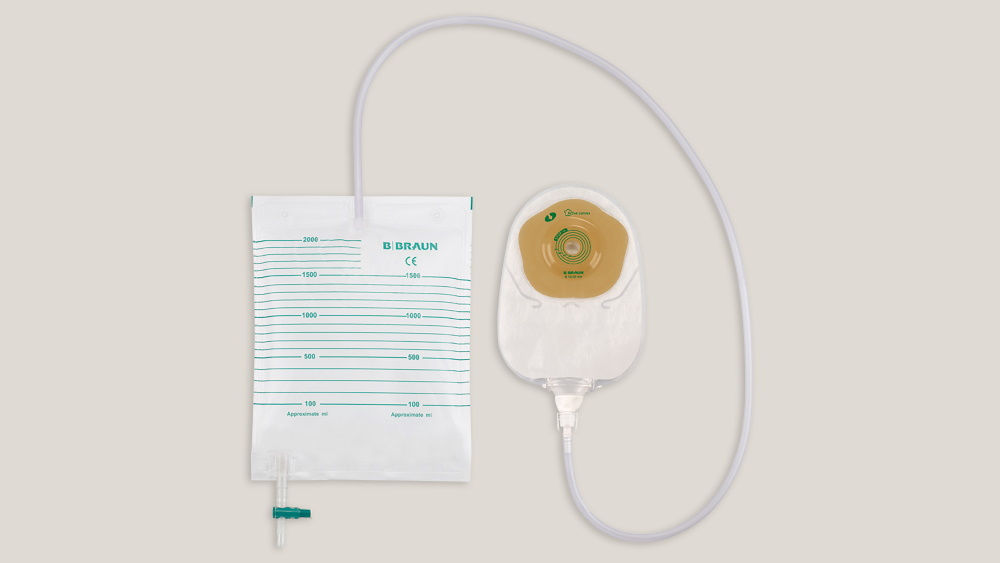 urostomy bag with a distal urine collection bag