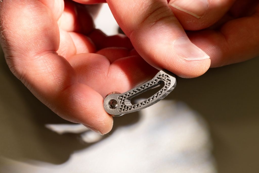 Implants have to fulfil countless requirements: they have to be biocompatible, corrosion-resistant and stable - and of course they have to provide the desired function for the entire time they remain in the body.