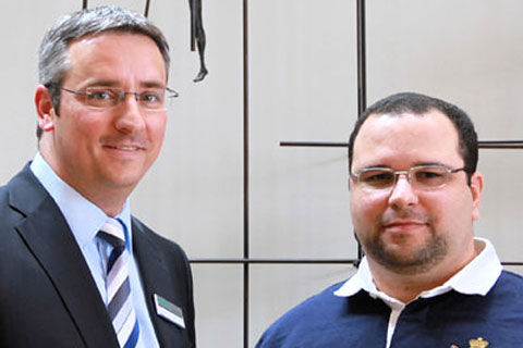 Ingo vom Berg, Vice President Marketing, Aesculap Neurosurgery & Bruno Lobo, 2nd WFNS-Aesculap Adult Fellow