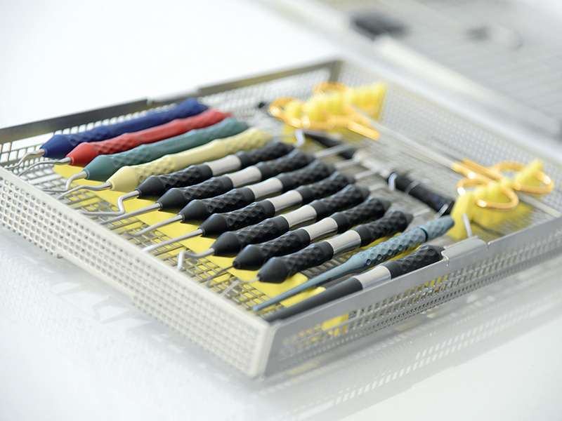 Tray with dental instruments