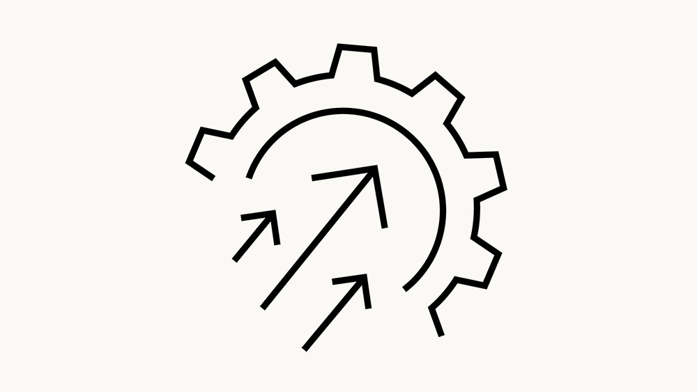Icon illustrating a gear with three arrows pointing outward, symbolizing process efficiency.